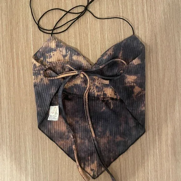 Triangle Tie Dye Crop Top - Picture 2 of 7